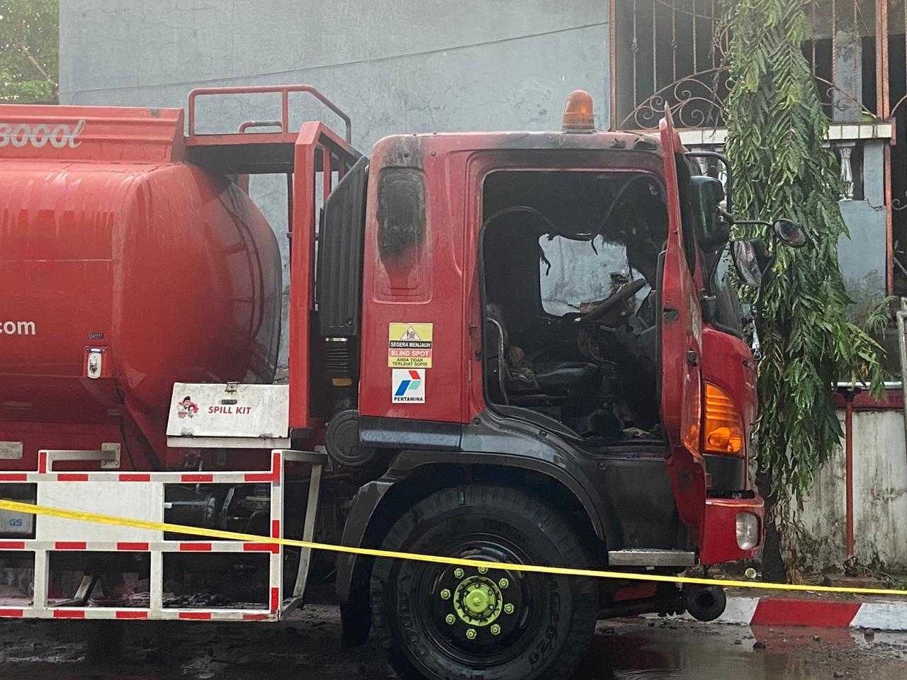 Celebesfoto Kondisi Mobil Tangki Pertamina Yang Terbakar Di Spbu