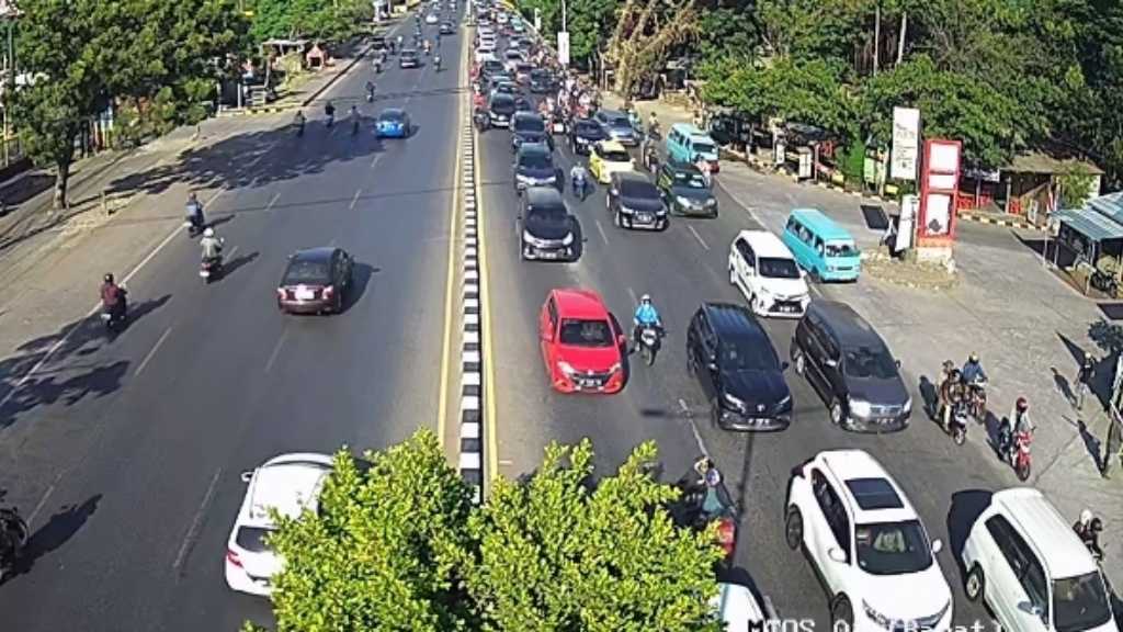 Macet Di Jalan Perintis Kemerdekaan Depan MTos Celebesmedia