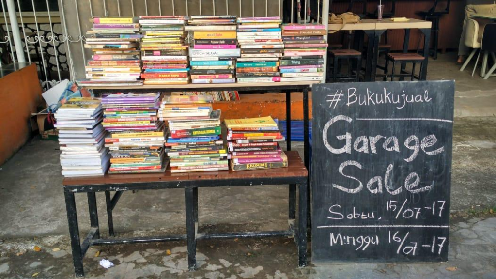 Surga Pecinta Buku: Panduan Lengkap Toko Buku di Makassar